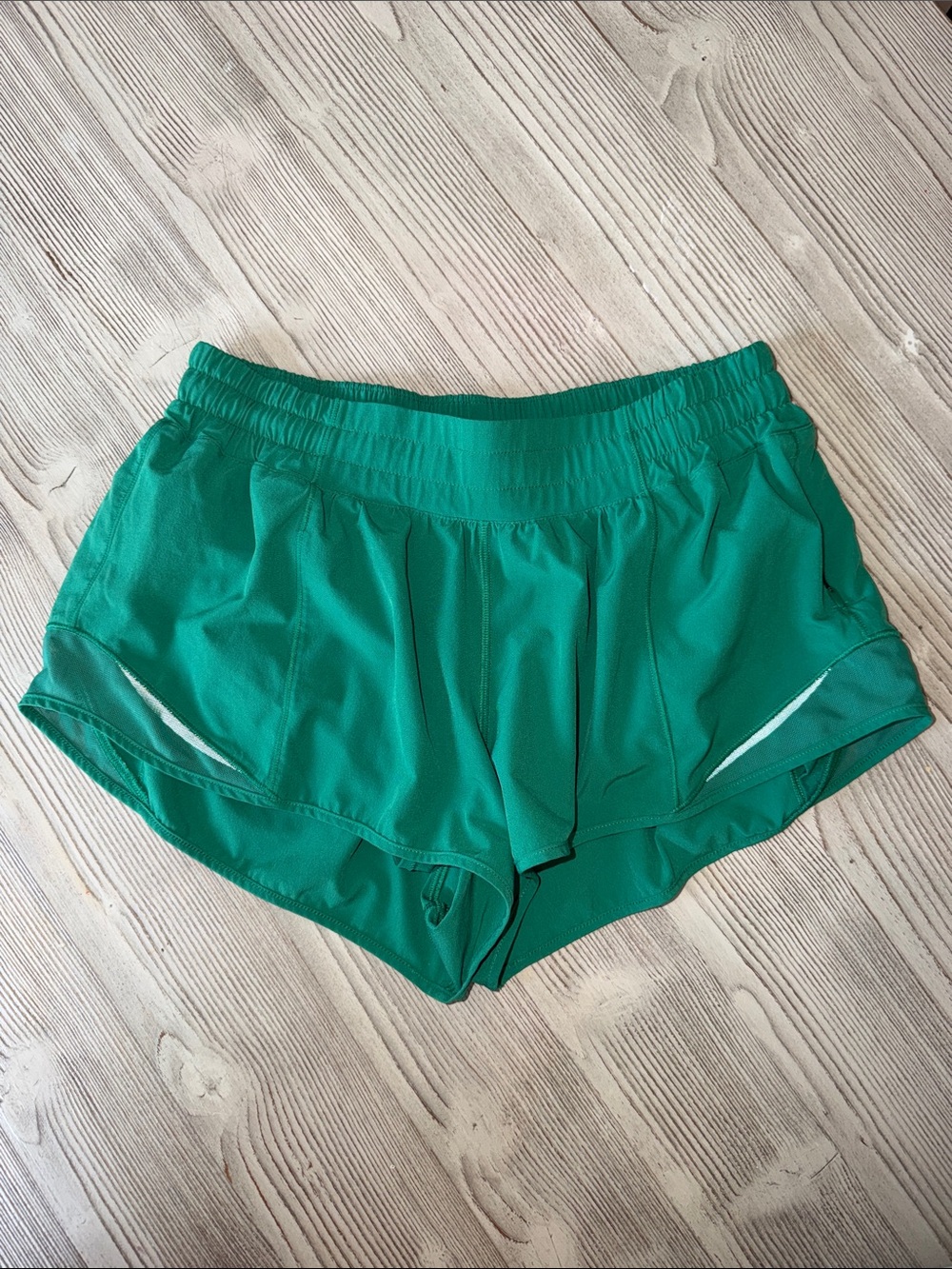 Lululemon Hotty Hot Low-Rise Lined Short
2.5" - Size 8
